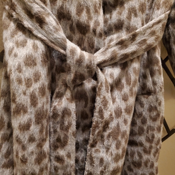 OLD NAVY XL Leopard Print Women's Coat - Picture 4 of 5